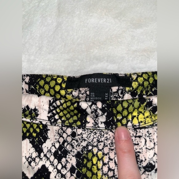Forever 21 Black and Yellow Snake Pattern tube top crop top - Picture 3 of 4